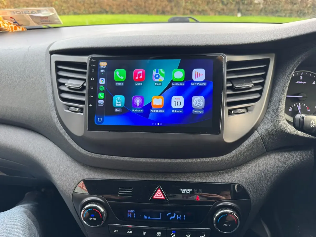 Apple CarPlay & Android Auto — Hyundai Tucson
