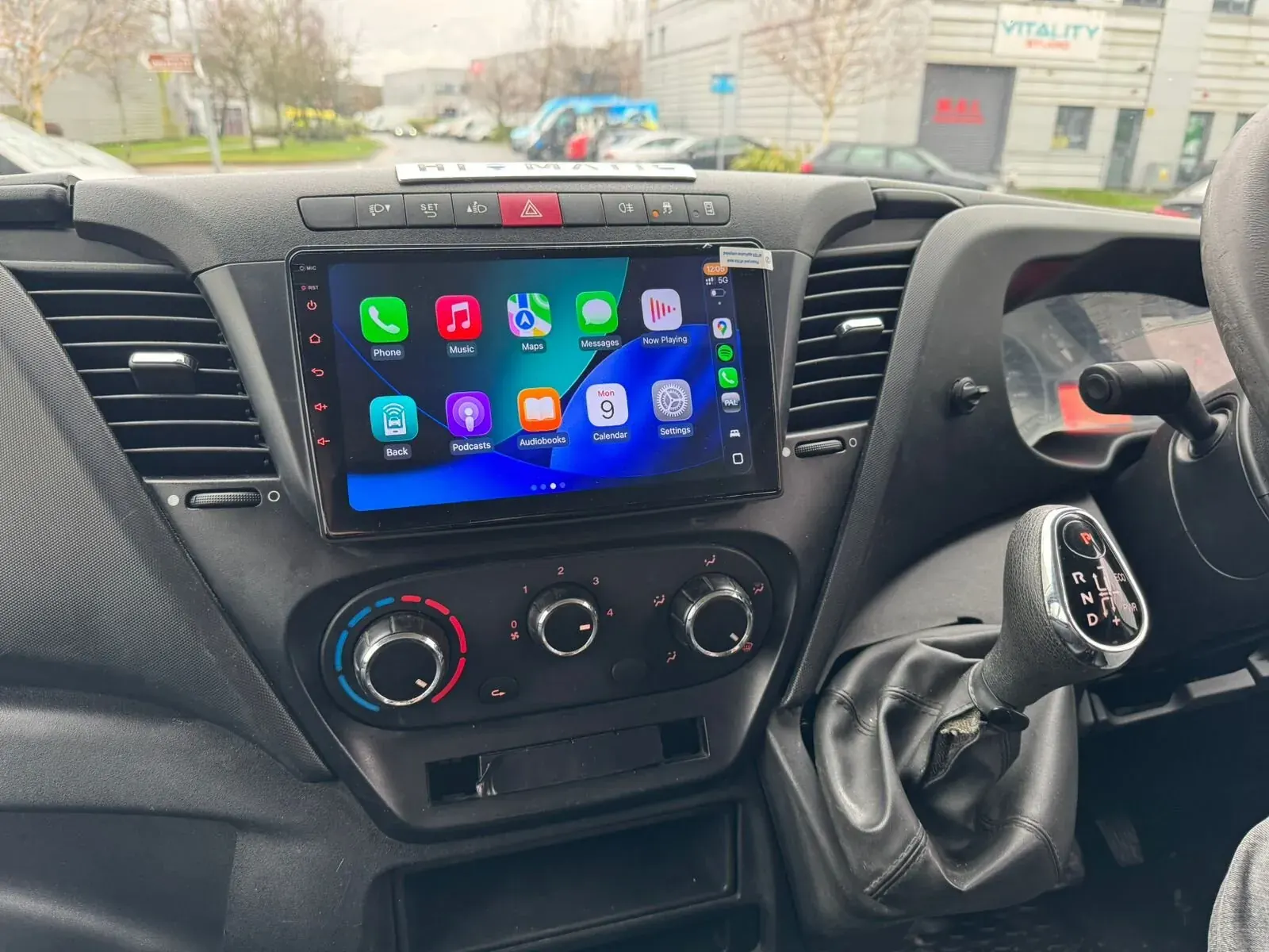 Apple CarPlay & Android Auto — Iveco Daily — after, new install