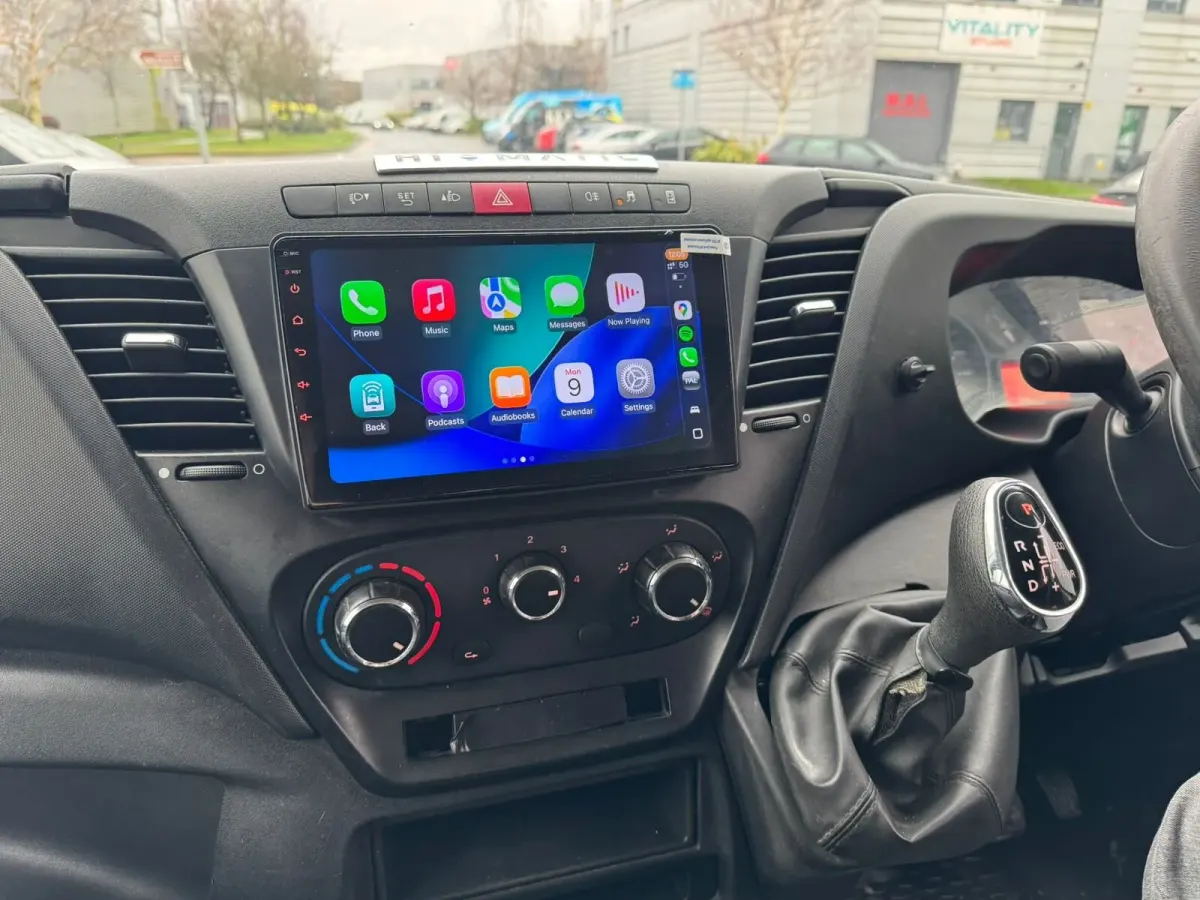 Apple CarPlay & Android Auto — Iveco Daily — after, new install