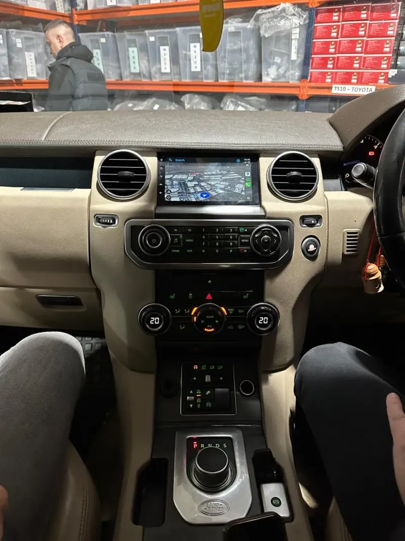 Apple CarPlay & Android Auto — Land Rover Discovery 4 (2013) — photo 4