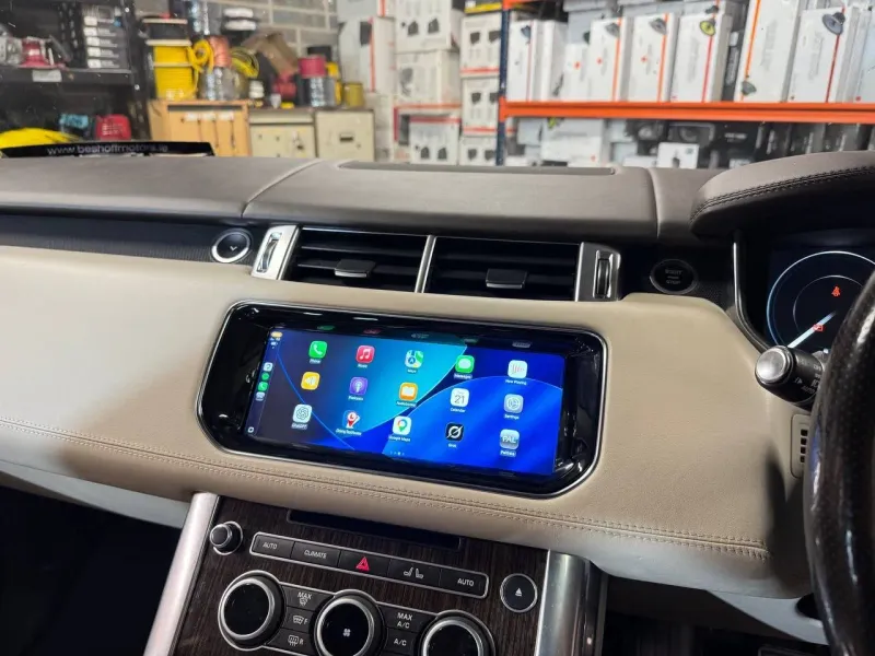 Apple CarPlay & Android Auto — Land Rover Range Rover (2013) — photo 3