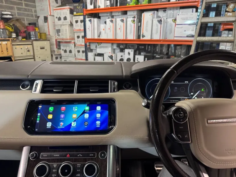 Apple CarPlay & Android Auto — Land Rover Range Rover (2013) — photo 4