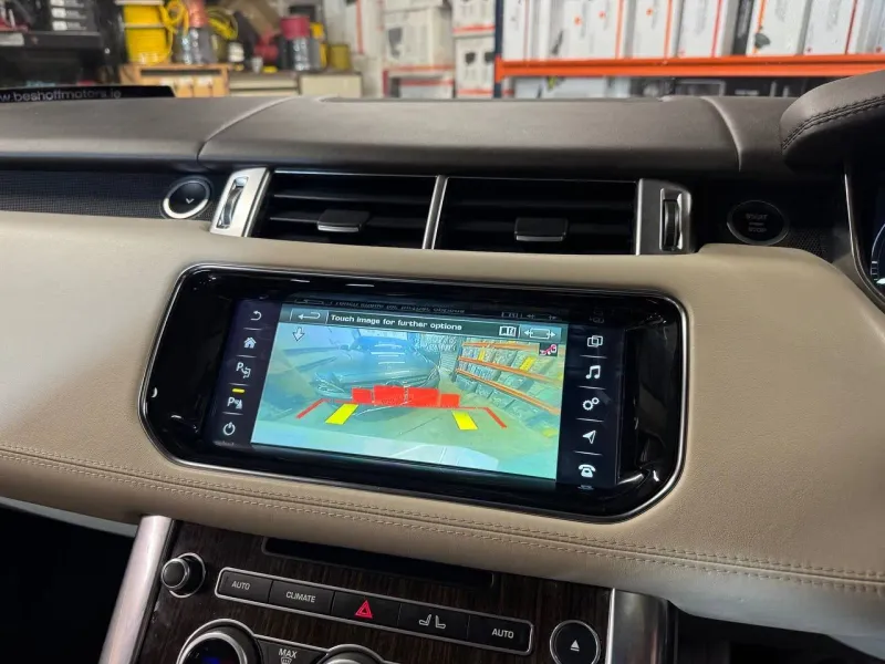 Apple CarPlay & Android Auto — Land Rover Range Rover (2013) — photo 5