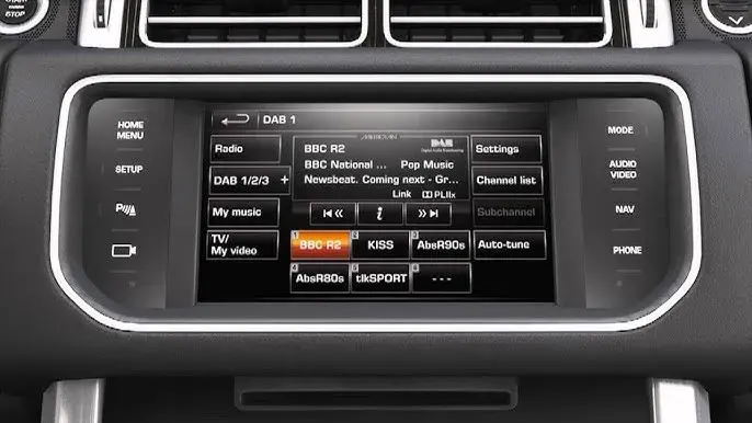 Apple CarPlay & Android Auto — Land Rover Range Rover (2013) — before, factory system