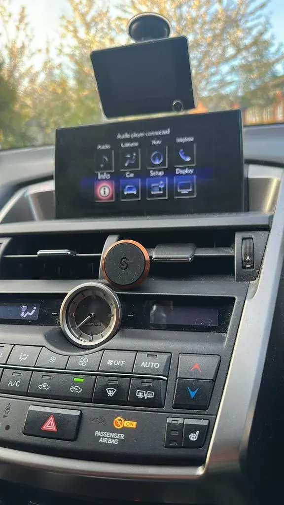 Apple CarPlay & Android Auto — Lexus Nx 300 — before, factory system