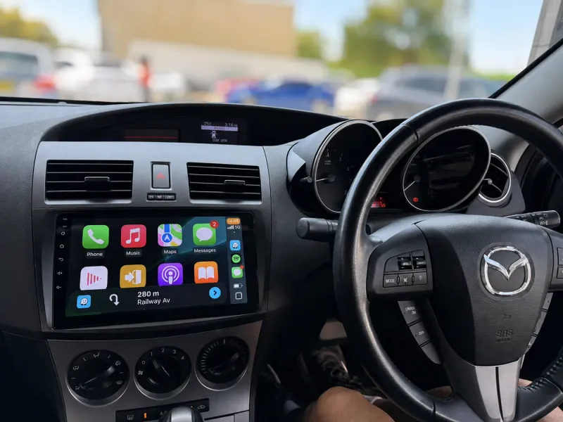 Apple CarPlay & Android Auto — Mazda 3 — photo 2