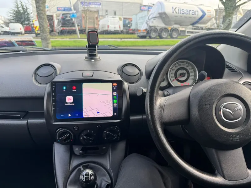 Apple CarPlay & Android Auto — Mazda Demio — photo 2