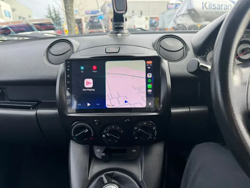 Apple CarPlay & Android Auto — Mazda Demio — photo 3