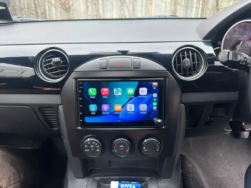 Apple CarPlay & Android Auto — Mazda MX5