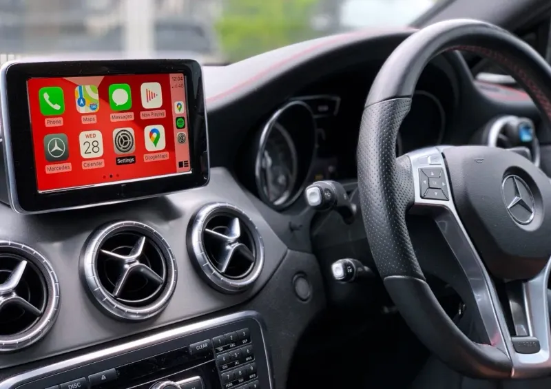 Apple CarPlay & Android Auto — Mercedes-Benz A Class A180