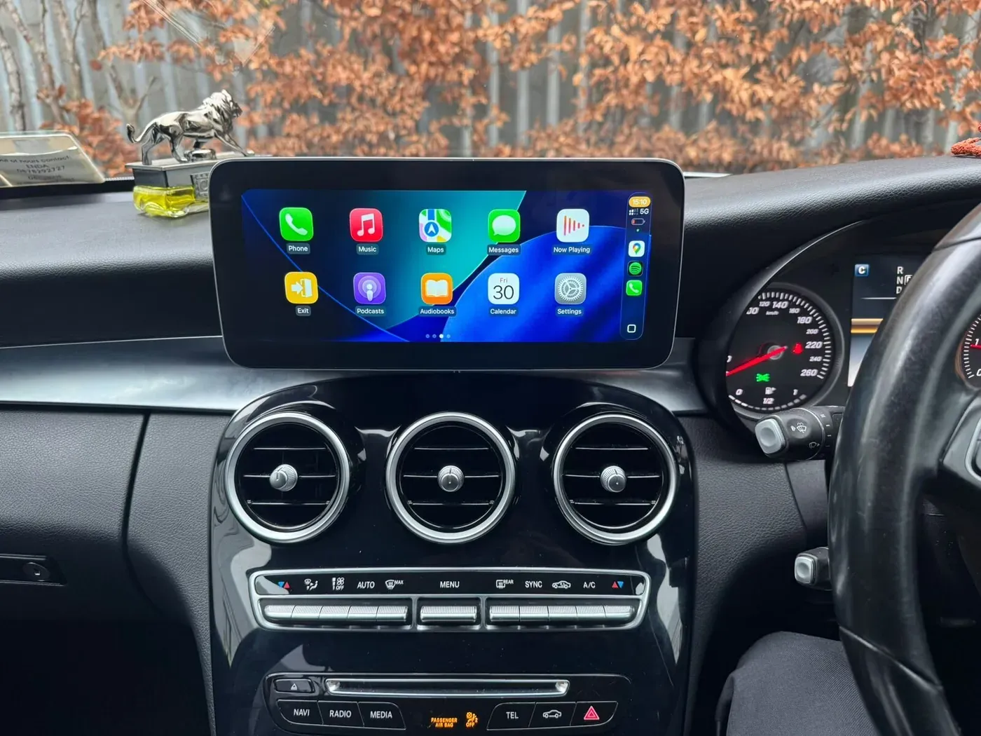 Apple CarPlay & Android Auto — Mercedes-Benz C Class — photo 1