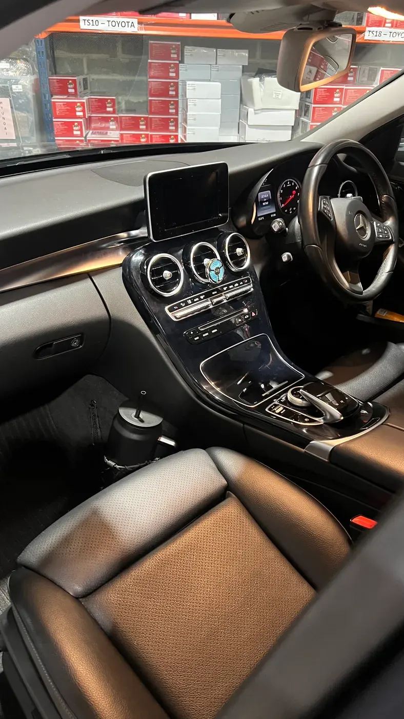 Apple CarPlay & Android Auto — Mercedes-Benz C Class — before, factory system
