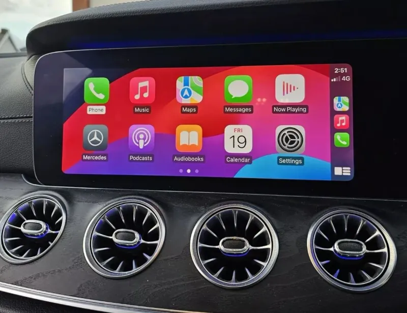 Apple CarPlay & Android Auto — Mercedes-Benz E-Class E220d (2019) — photo 2