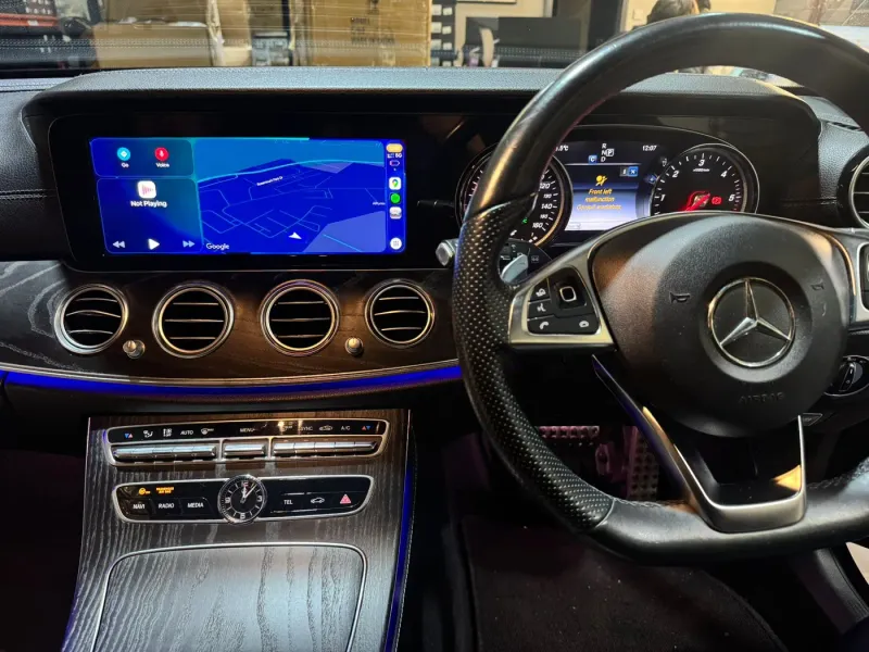 Apple CarPlay & Android Auto — Mercedes-Benz E-Class E220d (2019) — photo 6