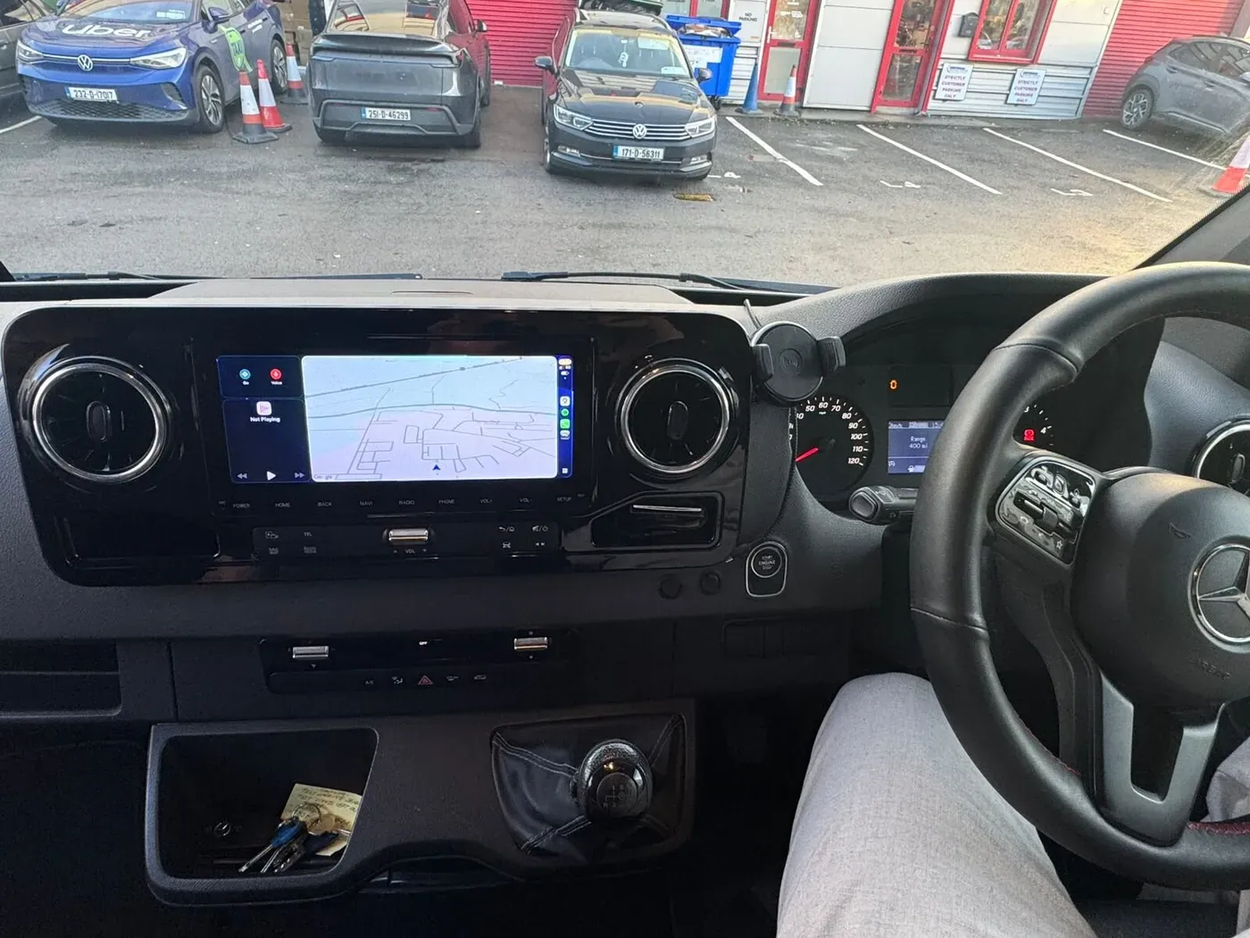 Apple CarPlay & Android Auto — Mercedes-Benz Sprinter — photo 1
