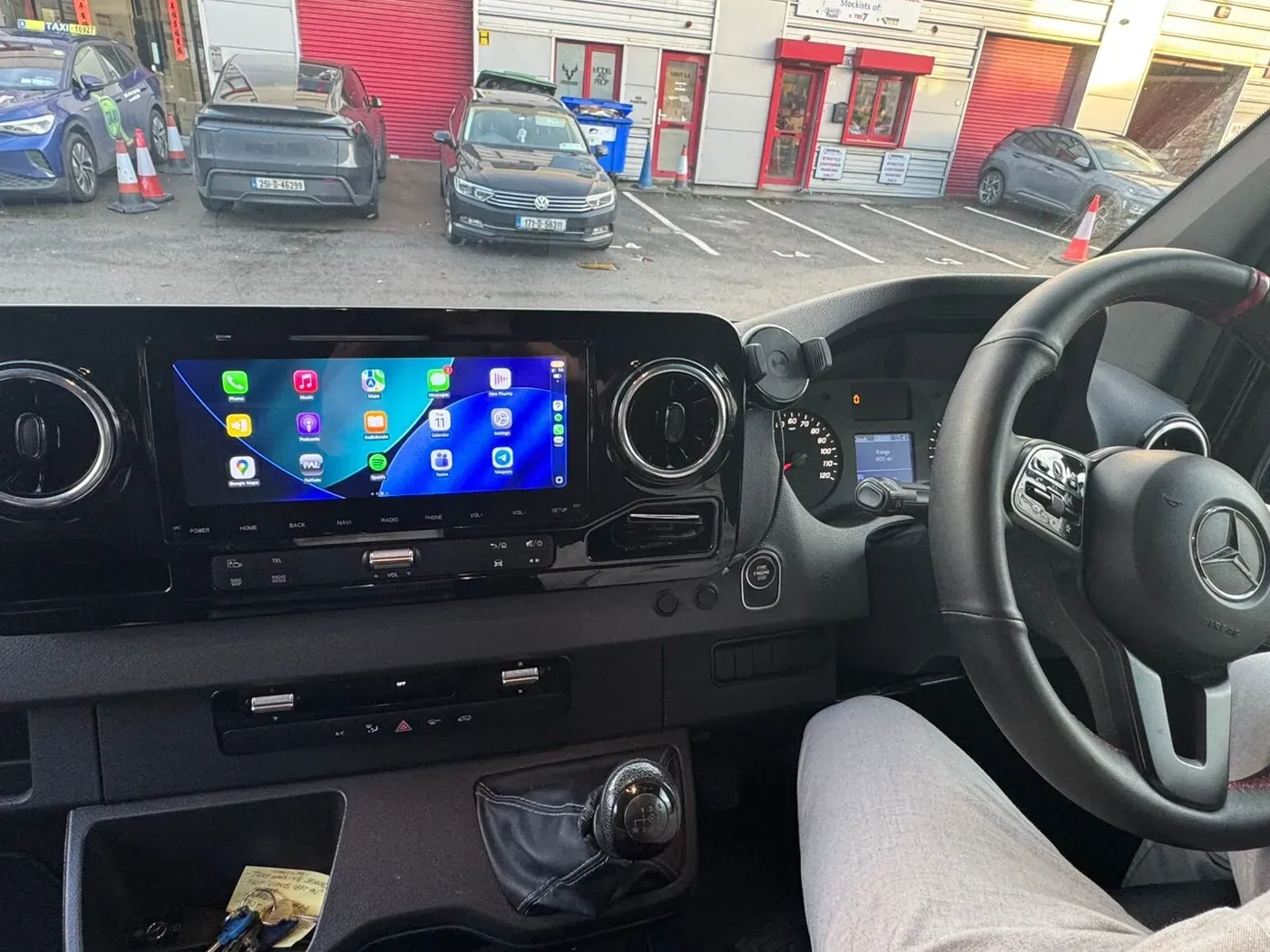 Apple CarPlay & Android Auto — Mercedes-Benz Sprinter — photo 2