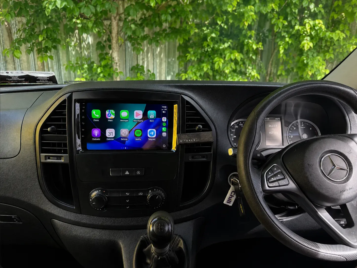 Apple CarPlay & Android Auto — Mercedes-Benz V - Class - Vito Viano (2019)