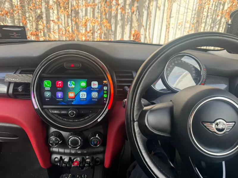 Apple CarPlay & Android Auto — Mini Cooper (2017) — photo 2