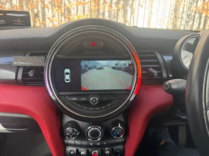 Apple CarPlay & Android Auto — Mini Cooper (2017) — photo 3