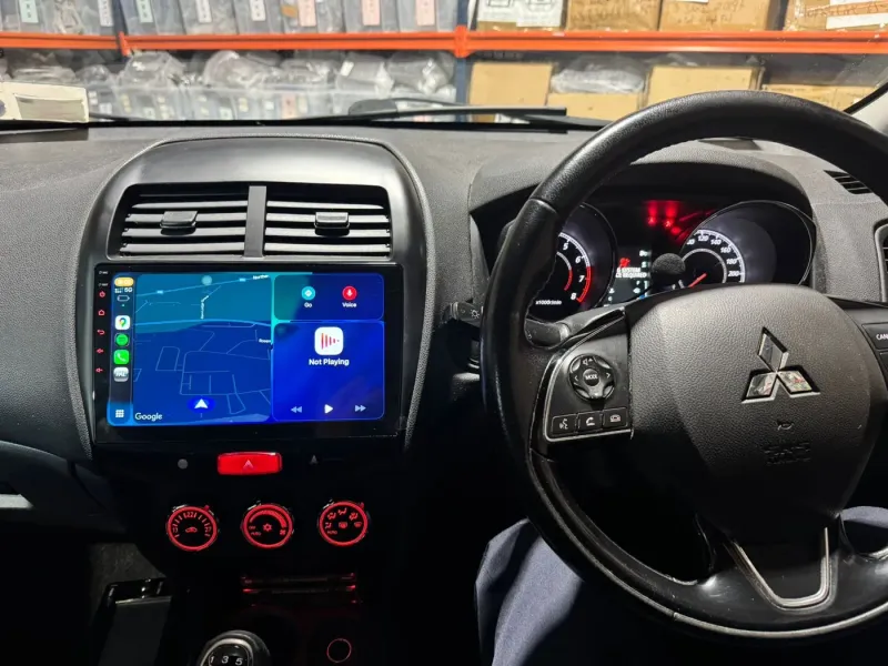 Apple CarPlay & Android Auto — Mitsubishi ASX (2014) — photo 1