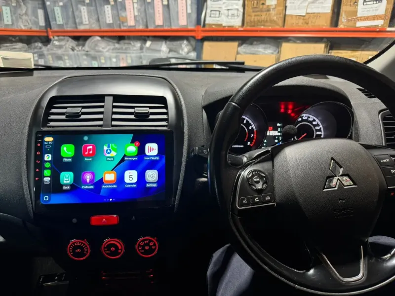 Apple CarPlay & Android Auto — Mitsubishi ASX (2014) — photo 2