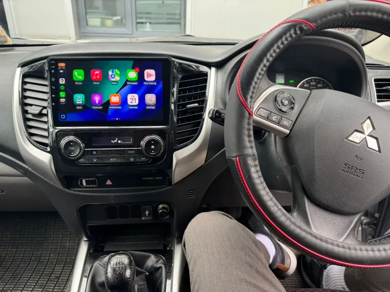 Apple CarPlay & Android Auto — Mitsubishi L200 — photo 2