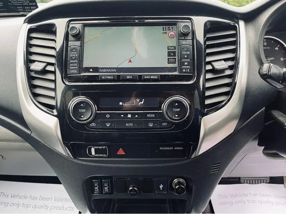 Apple CarPlay & Android Auto — Mitsubishi L200 — before, factory system