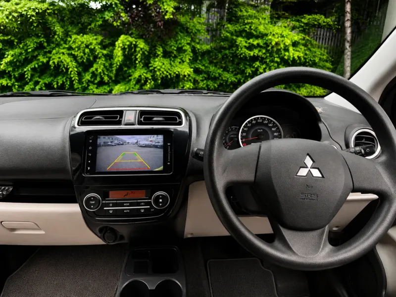 Apple CarPlay & Android Auto — Mitsubishi Mirage / Space Star — photo 4