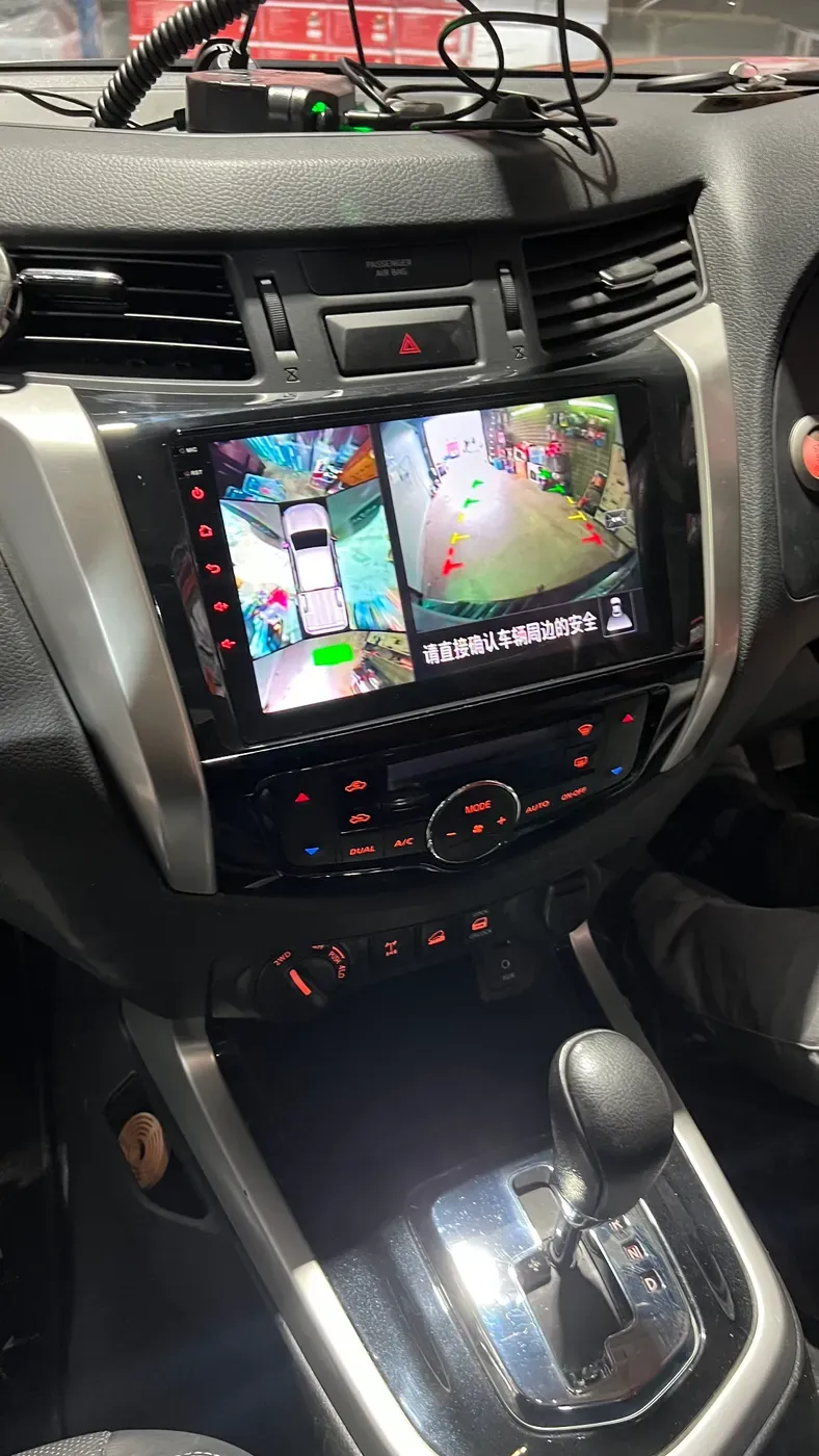 Apple CarPlay & Android Auto — Nissan Navara — photo 1