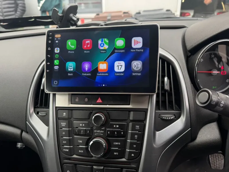 Apple CarPlay & Android Auto — Opel Astra J — photo 1