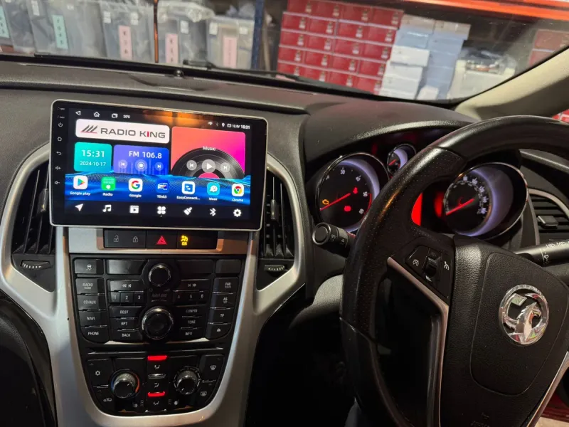 Apple CarPlay & Android Auto — Opel Astra J — photo 2