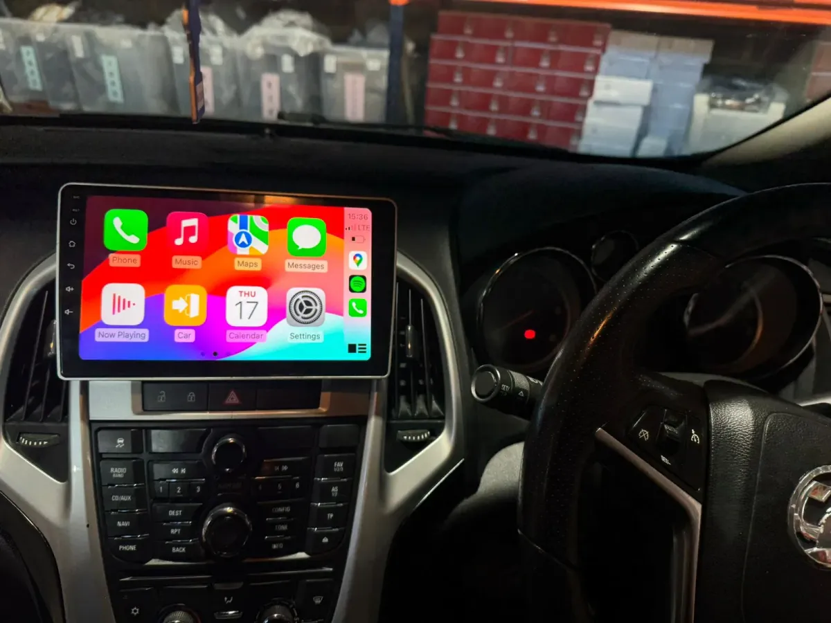 Apple CarPlay & Android Auto — Opel Astra J
