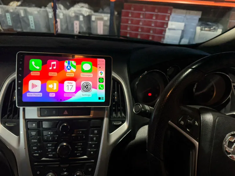Apple CarPlay & Android Auto — Opel Astra J