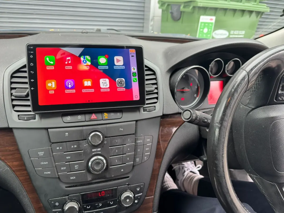 Apple CarPlay & Android Auto — Opel Insignia — after, new install