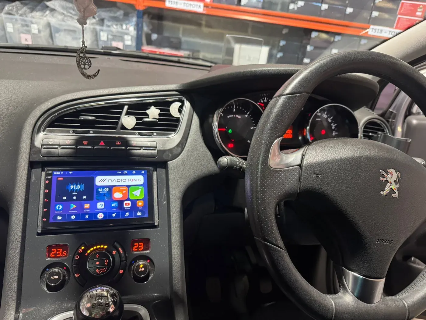 Apple CarPlay & Android Auto — Peugeot 5008 / 3008 (2016) — photo 1