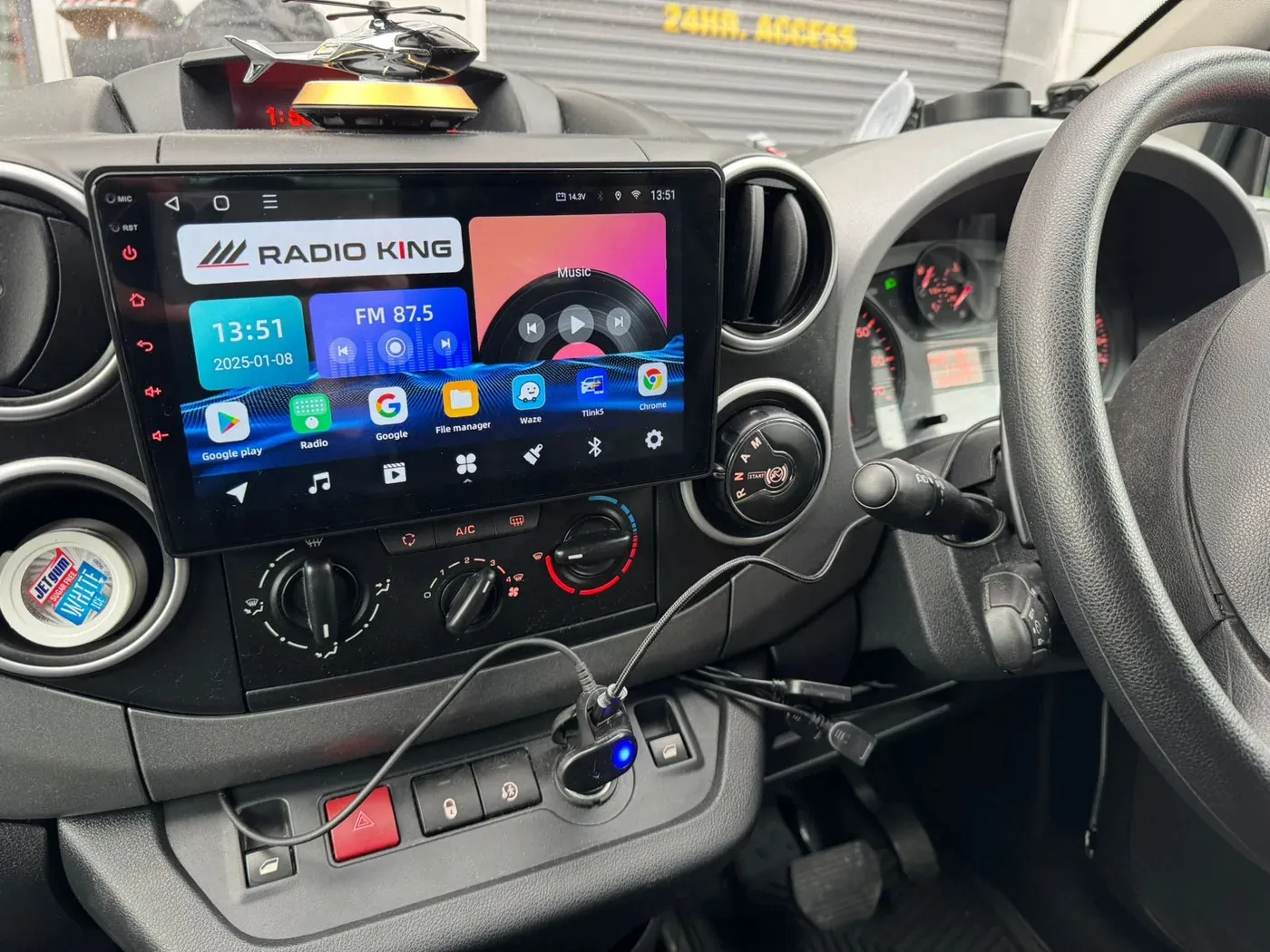Apple CarPlay & Android Auto — Peugeot Partner — photo 3