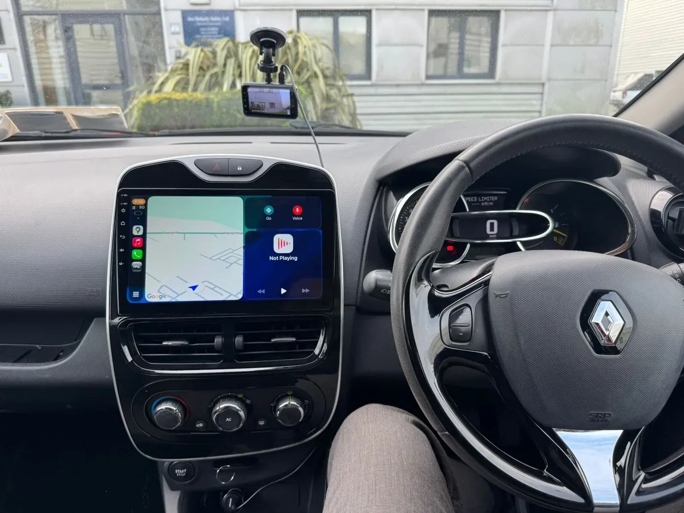 Apple CarPlay & Android Auto — Renault Clio — photo 2