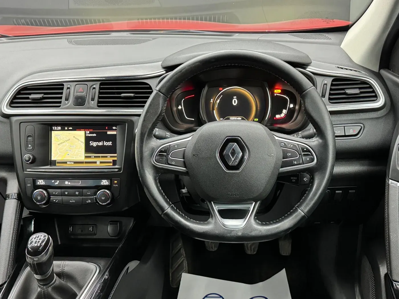 Apple CarPlay & Android Auto — Renault Kadjar — before, factory system