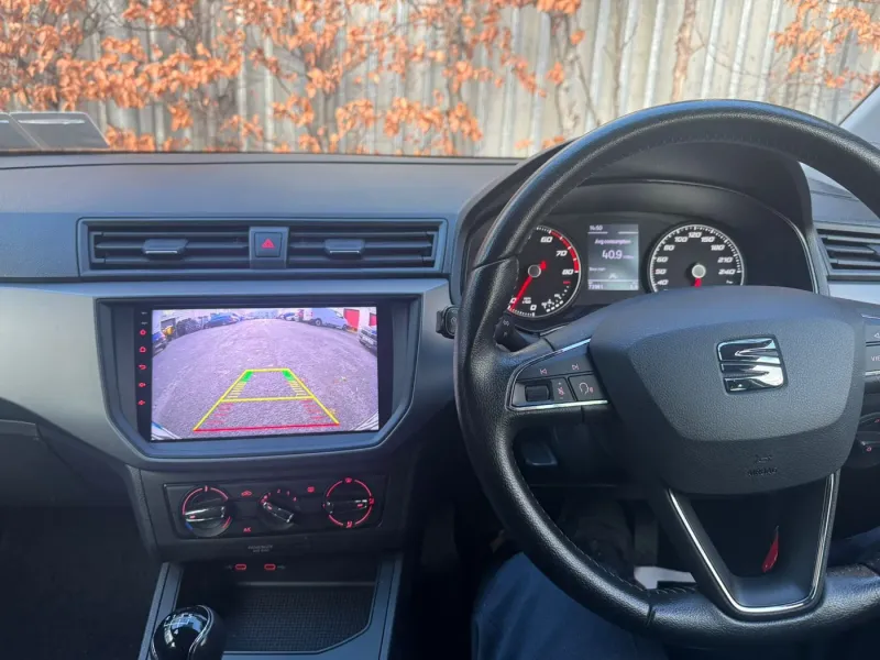 Apple CarPlay & Android Auto — Seat Ibiza — photo 3