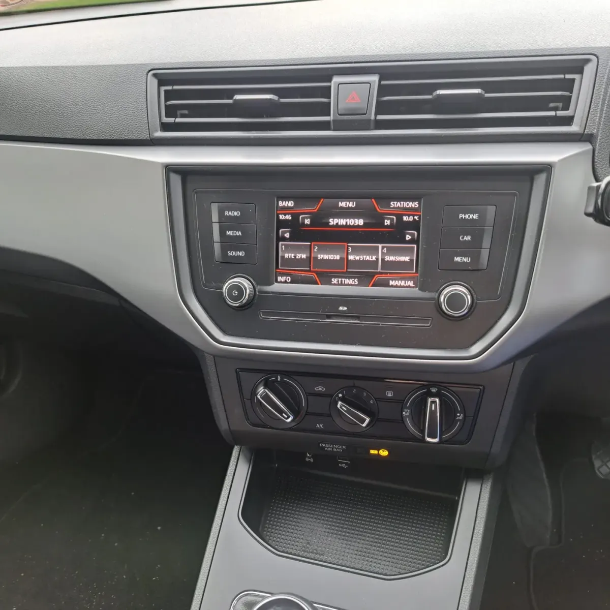 Apple CarPlay & Android Auto — Seat Ibiza — before, factory system