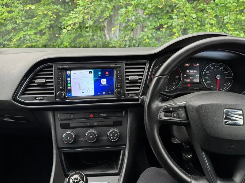 Apple CarPlay & Android Auto — Seat Leon (2014) — photo 6