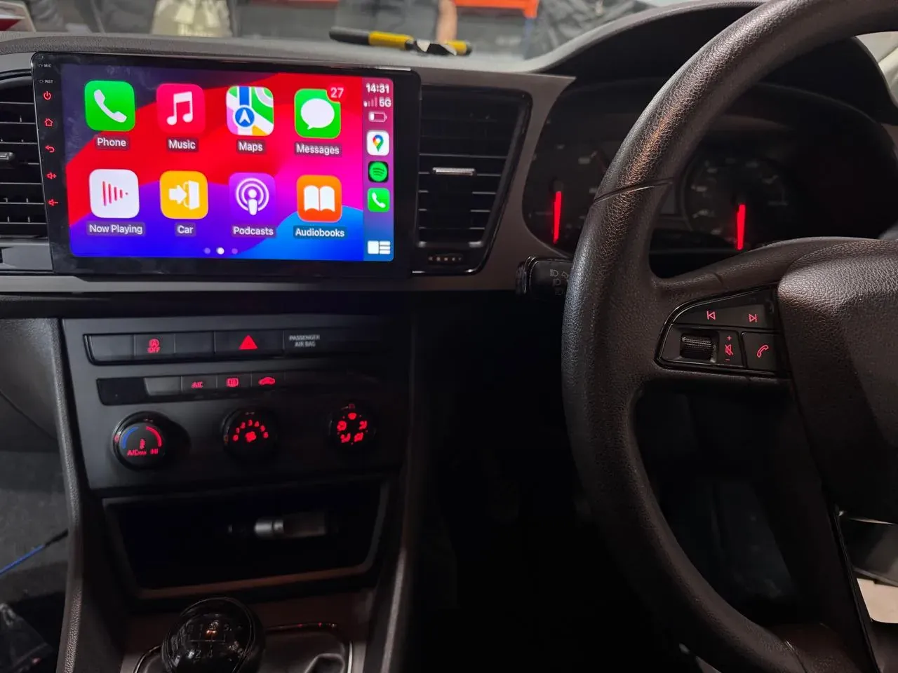 Apple CarPlay & Android Auto — Seat Leon (2014)