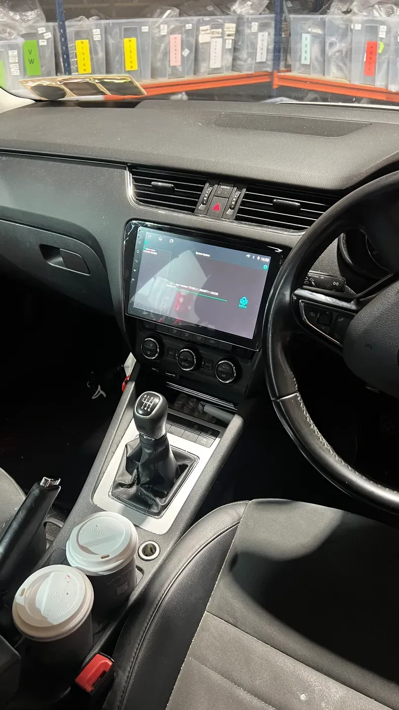 Apple CarPlay & Android Auto — Skoda Octavia — photo 2