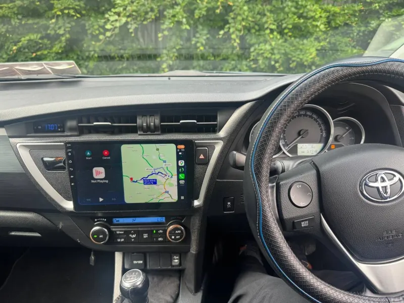 Apple CarPlay & Android Auto — Toyota Auris (2016) — photo 3