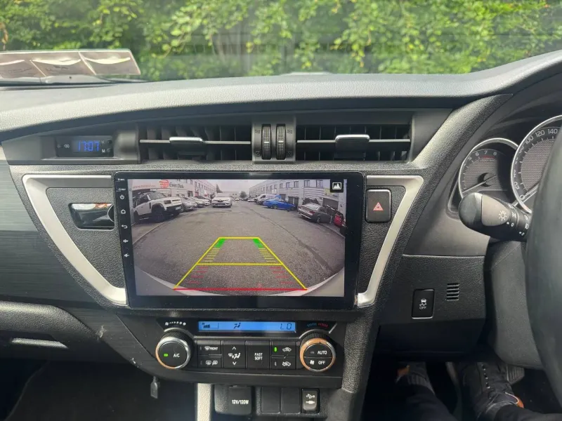 Apple CarPlay & Android Auto — Toyota Auris (2016) — photo 4