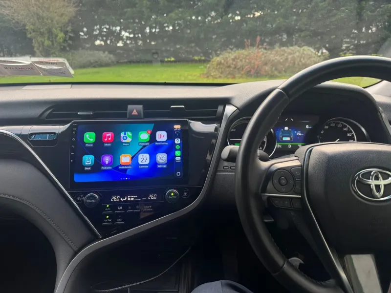 Apple CarPlay & Android Auto — Toyota Camry — photo 2