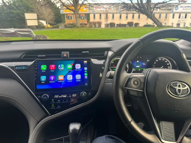 Apple CarPlay & Android Auto — Toyota Camry — photo 3