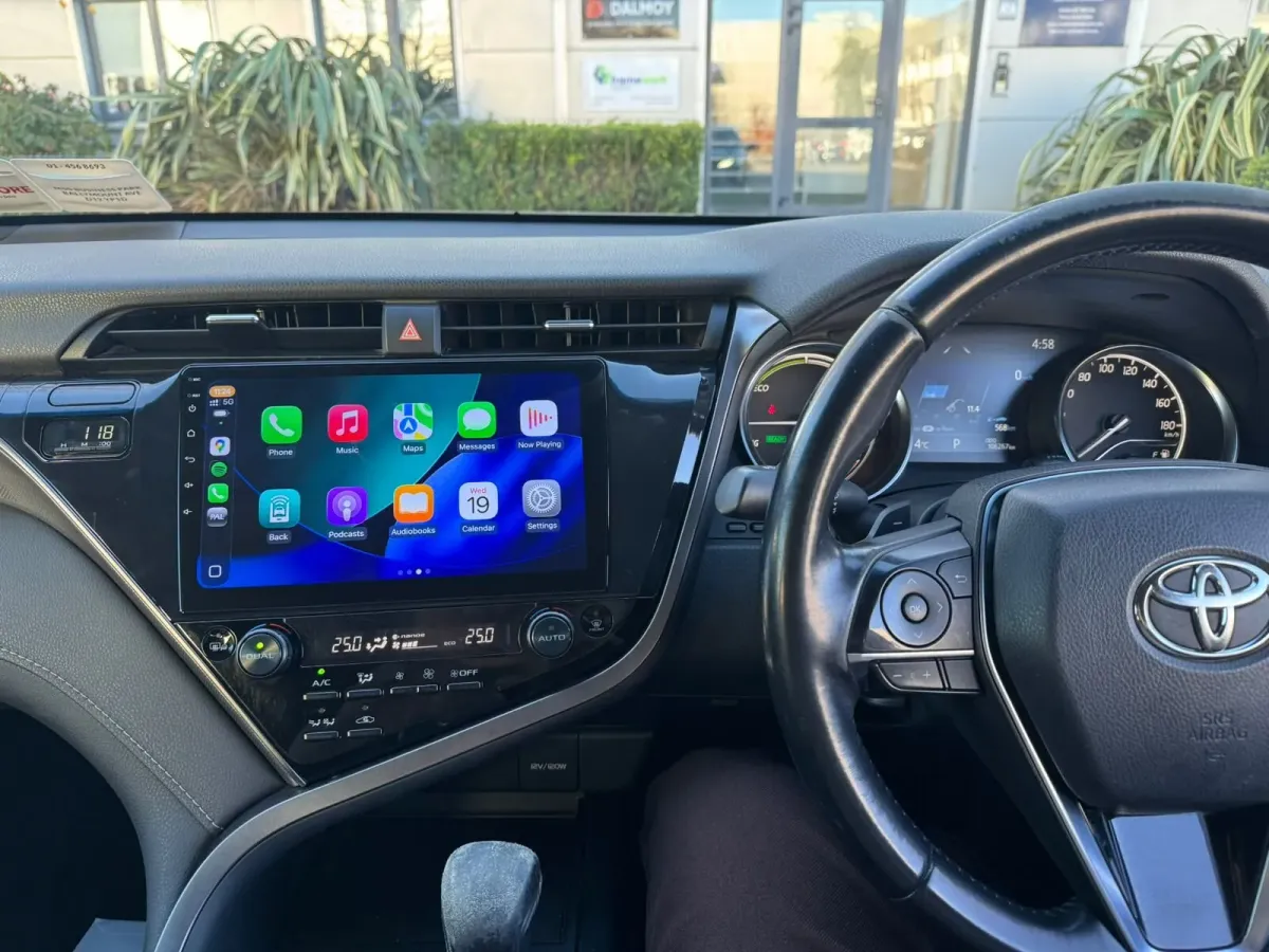 Apple CarPlay & Android Auto — Toyota Camry