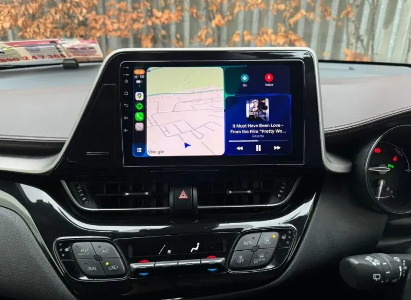 Apple CarPlay & Android Auto — Toyota C-HR — photo 5