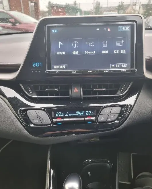 Apple CarPlay & Android Auto — Toyota C-HR — before, factory system